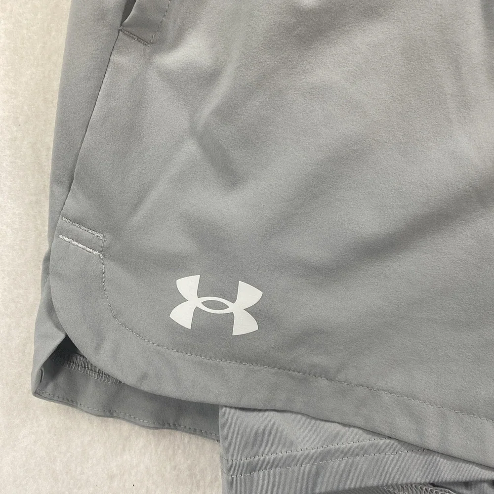 Under Armor Men Speed Pocket 2 in 1 Sport shorts size L Gray S7